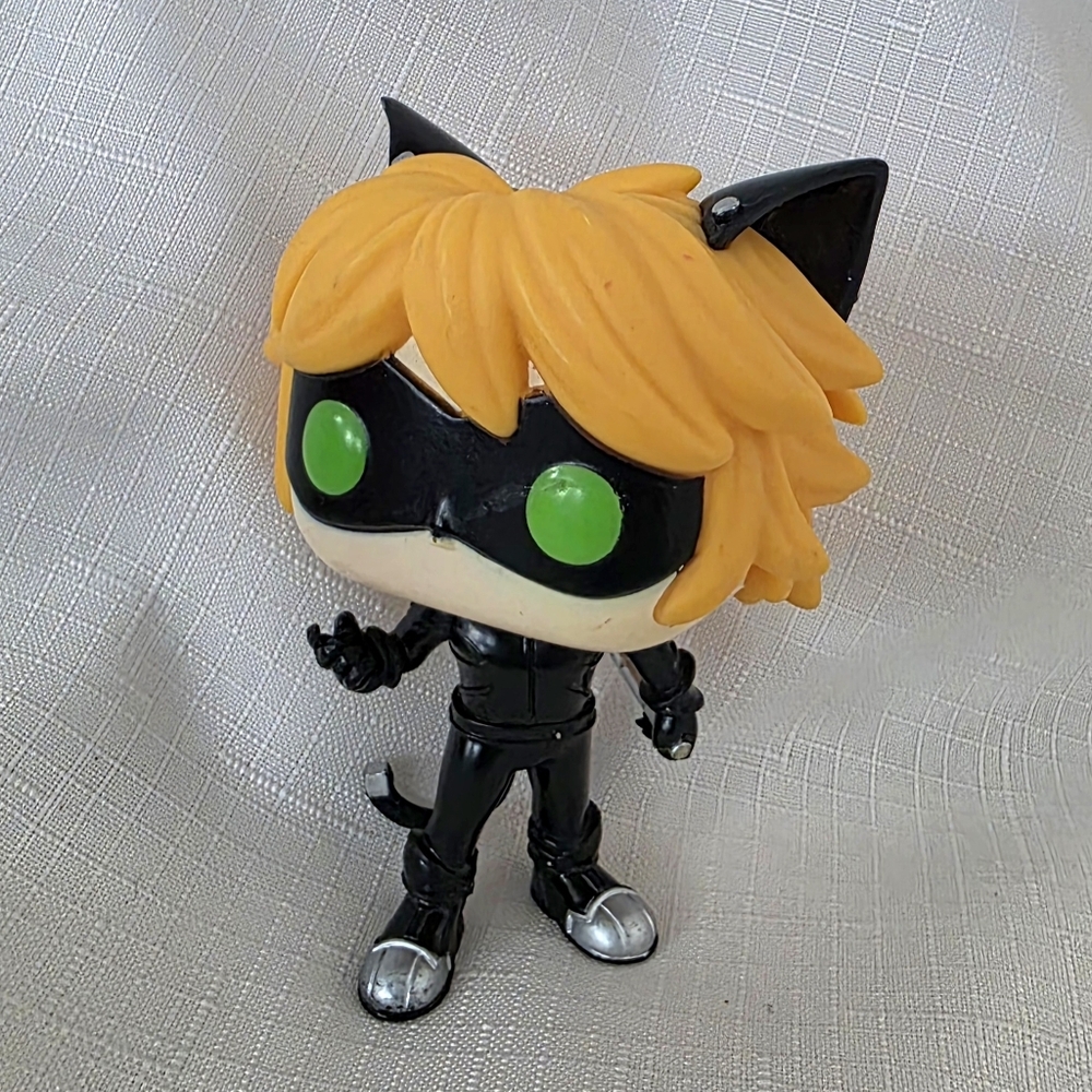 Funko Pop! Animation: Miraculous Lady Bug - Cat Noir #360 - LOOSE  - No PLAGG